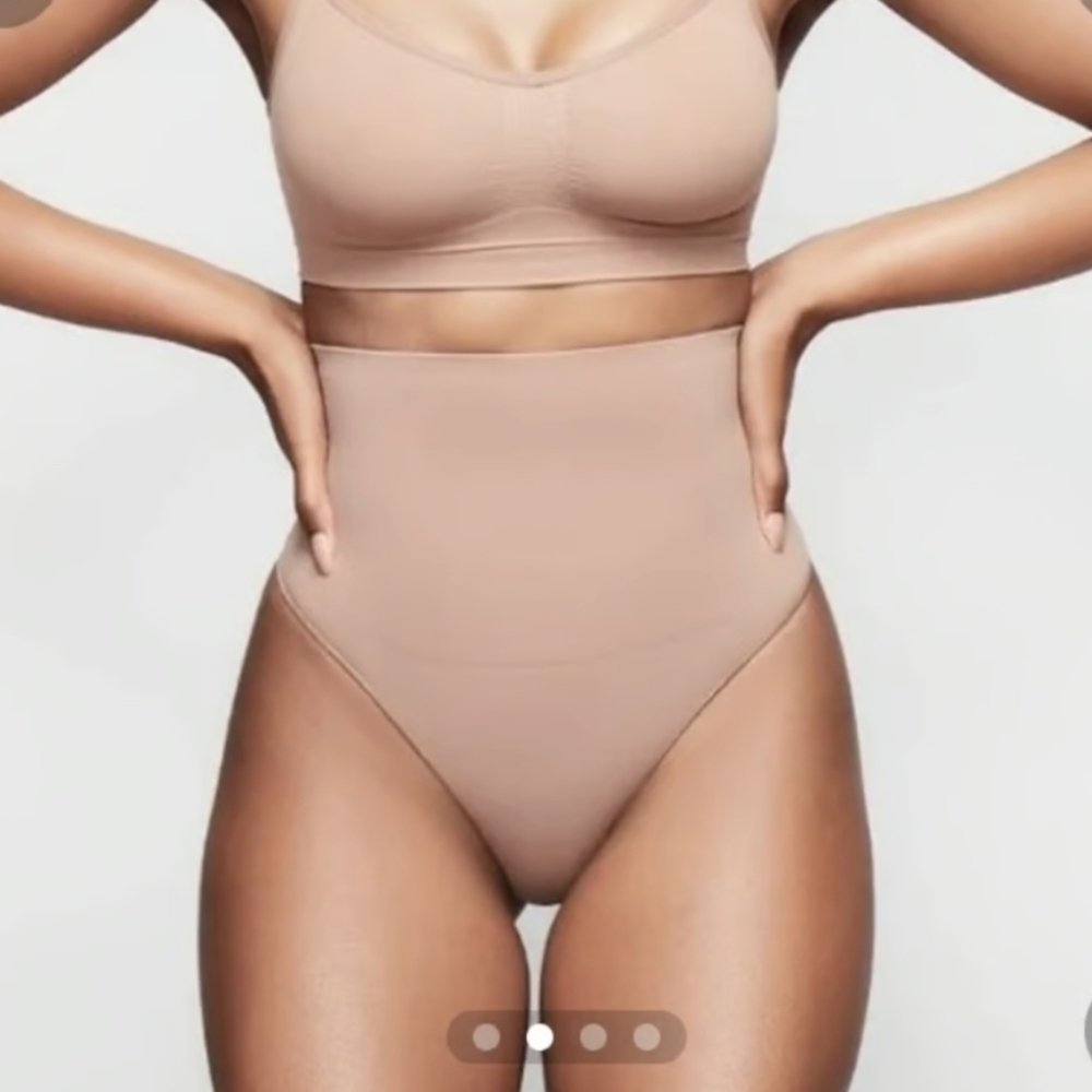 Skims Core Control High Waist Thong - Sienna Nude colour NIB